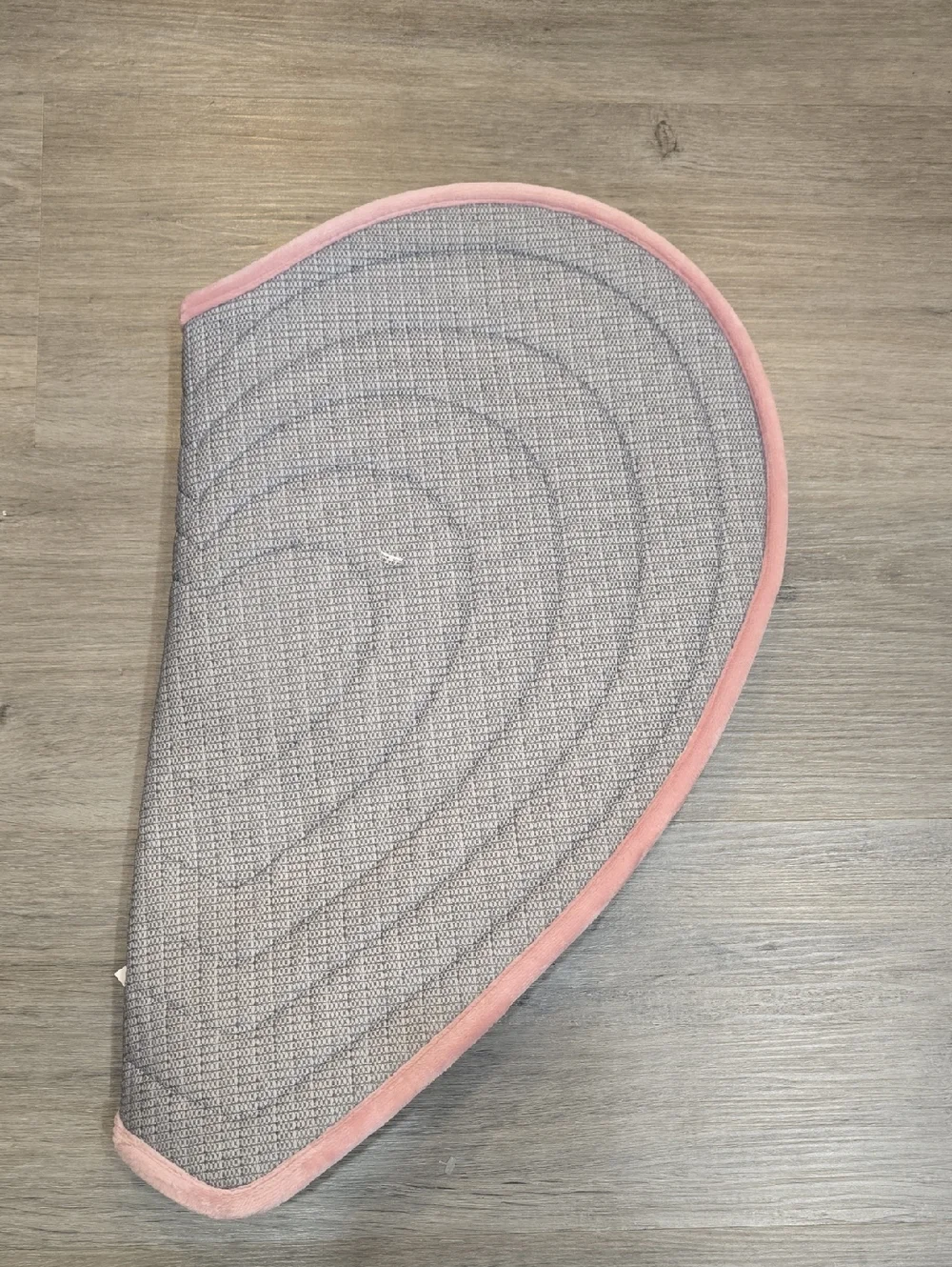 Soho Loft Pink Heart-Shaped Plush Memory Foam Bath Rug